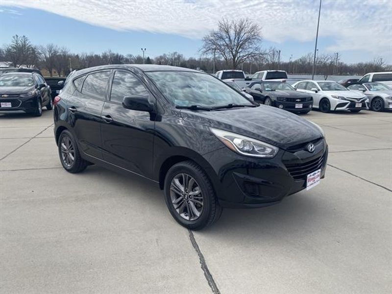 2015 Hyundai Tucson — a typically priced live listing