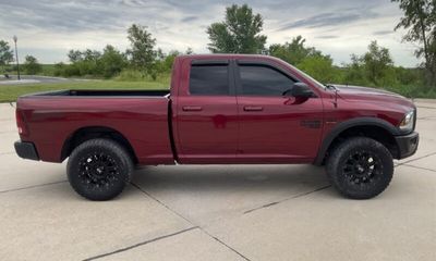 2019 Ram 1500 SLT