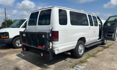 2013 Ford E-350
