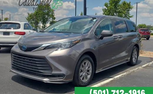 2024 Toyota Sienna LE