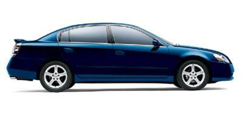 2005 Nissan Altima — a typically priced live listing