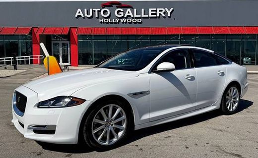 2018 Jaguar XJ Sport