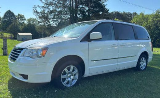 2010 Chrysler Town AND Country RT