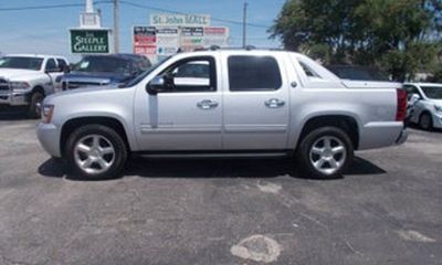2013 Chevrolet Avalanche LS