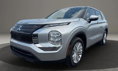 2022 Mitsubishi Outlander ES