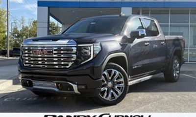 2026 GMC Sierra SLT