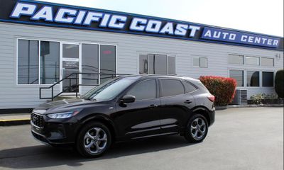 2023 Ford Escape ST Line