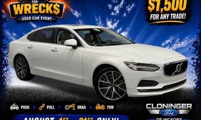 2017 Volvo S90 Momentum