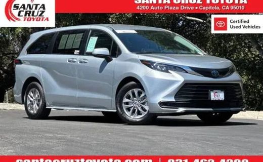 2024 Toyota Sienna LE