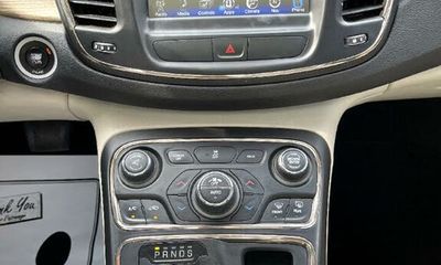 2015 Chrysler 200 200C