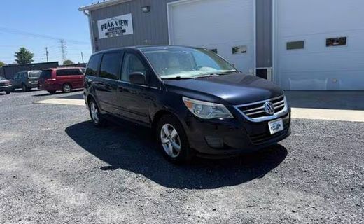 2010 Volkswagen Routan SE