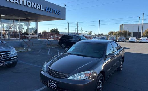 2004 Toyota Camry LE