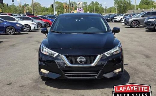 2021 Nissan Versa SR