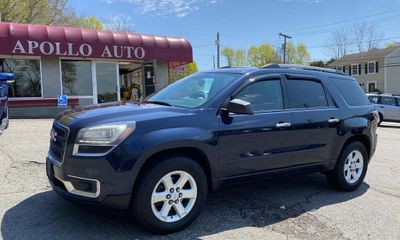 2015 GMC Acadia SLE 1