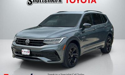 2024 Volkswagen Tiguan SE Black