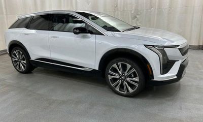 2027 Cadillac Optiq Premium Luxury