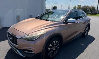 2017 Infiniti QX30 Premium