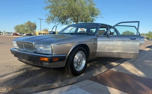 1994 Jaguar Vanden Plas XJ6