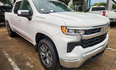 2023 Chevrolet Silverado LT L