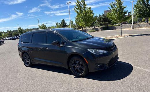 2018 Chrysler Pacifica Touring L Plus