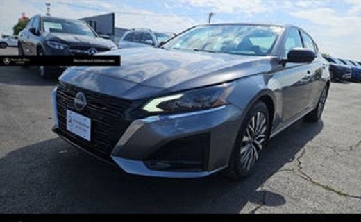 2023 Nissan Altima SR
