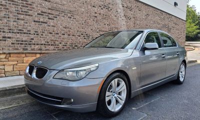 2010 BMW 528i I