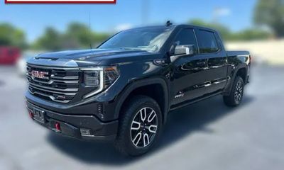 2024 GMC Sierra AT4