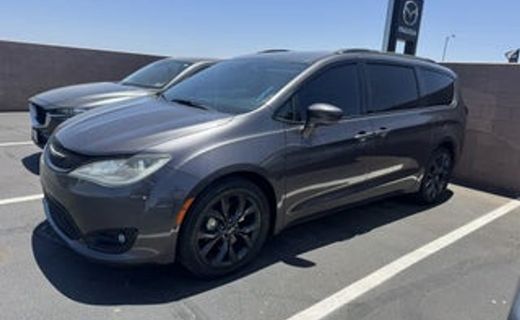 2020 Chrysler Pacifica Touring L