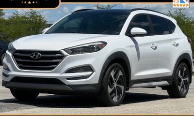 2017 Hyundai Tucson SE Popular Equipment