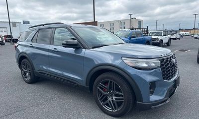 2025 Ford Explorer ST