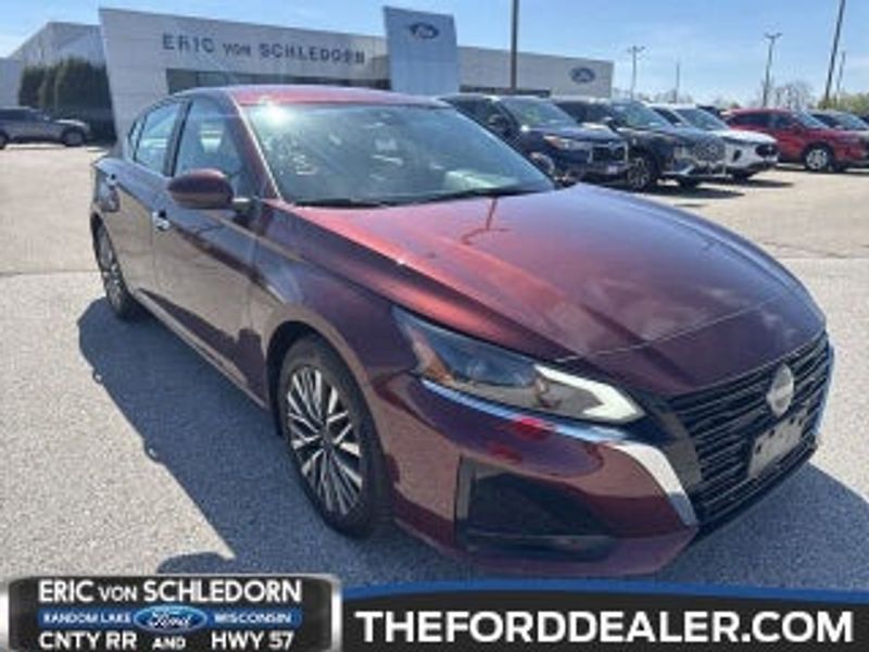 2023 Nissan Altima — a typically priced live listing
