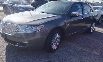2012 Lincoln MKZ Base
