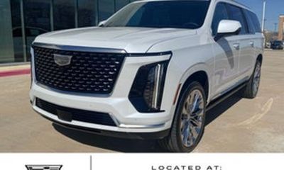 2026 Cadillac Escalade ESV Luxury Touring PKG