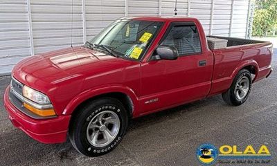2000 Chevrolet S-10 Pickup Base