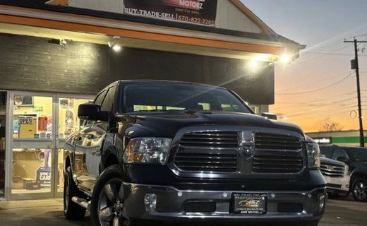 2017 Ram 1500 SLT