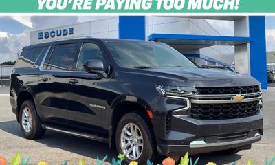 2022 Chevrolet Suburban LS
