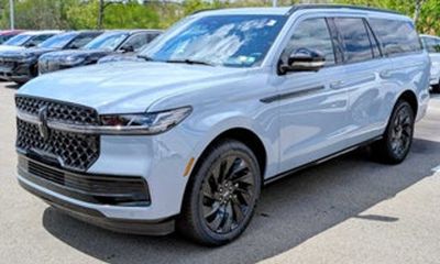 2027 Lincoln Navigator Premiere