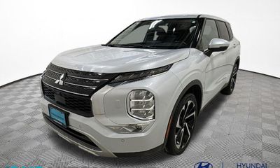 2023 Mitsubishi Outlander SE Black Edition