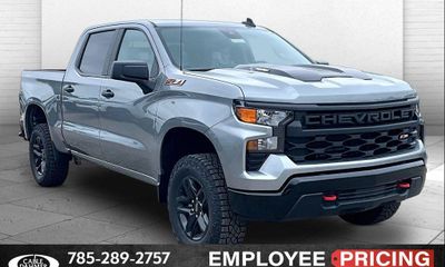 2026 Chevrolet Silverado Trail Boss Custom
