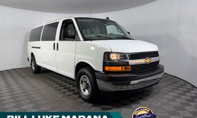 2025 Chevrolet Express LT EXT
