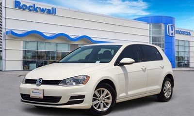 2016 Volkswagen Golf Base S
