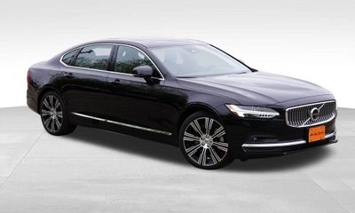 2023 Volvo S90 Plus Bright With