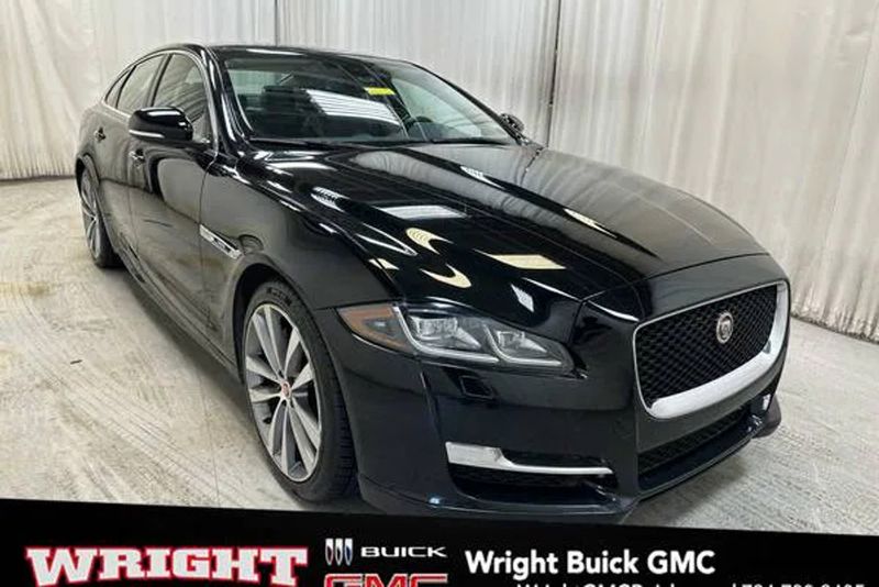 2017 Jaguar XJ — a typically priced live listing