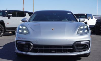 2019 Porsche Panamera GTS