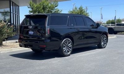 2023 Cadillac Escalade ESV Sport Platinum