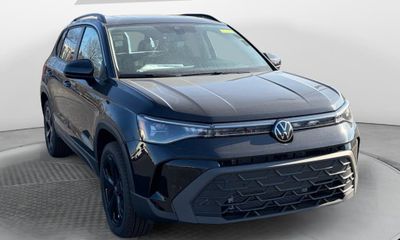 2026 Volkswagen Taos 4Motion SE Black