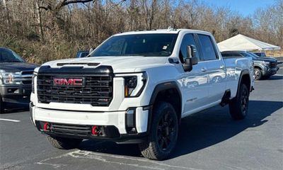 2024 GMC Sierra HD AT4