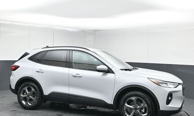 2025 Ford Escape ST Line Select