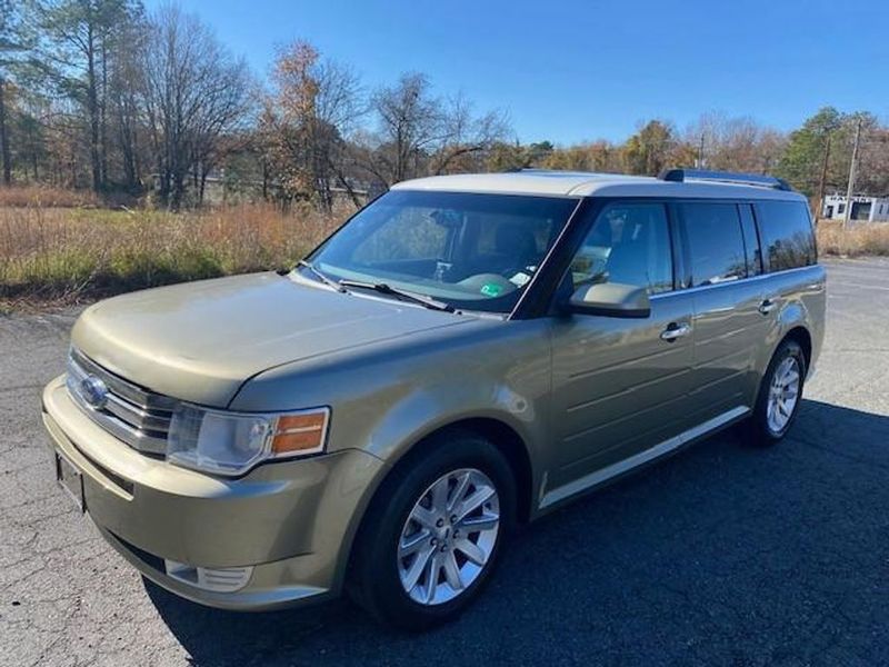 2012 Ford FLEX — a typically priced live listing