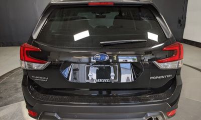 2023 Subaru Forester Limited ES Navi